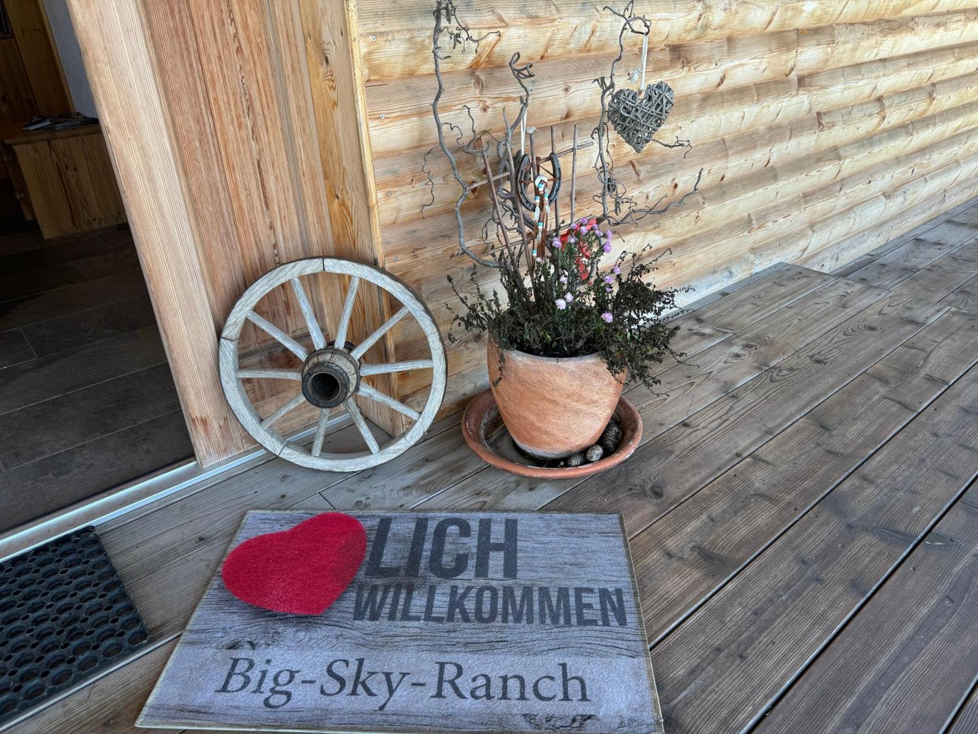 Big Sky Ranch Bed & Breakfast Liebenau  Bagian luar foto